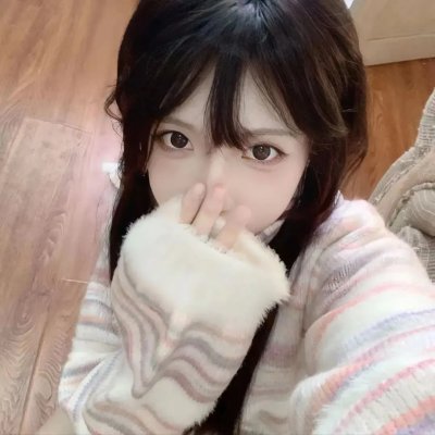 赤裸并存在著